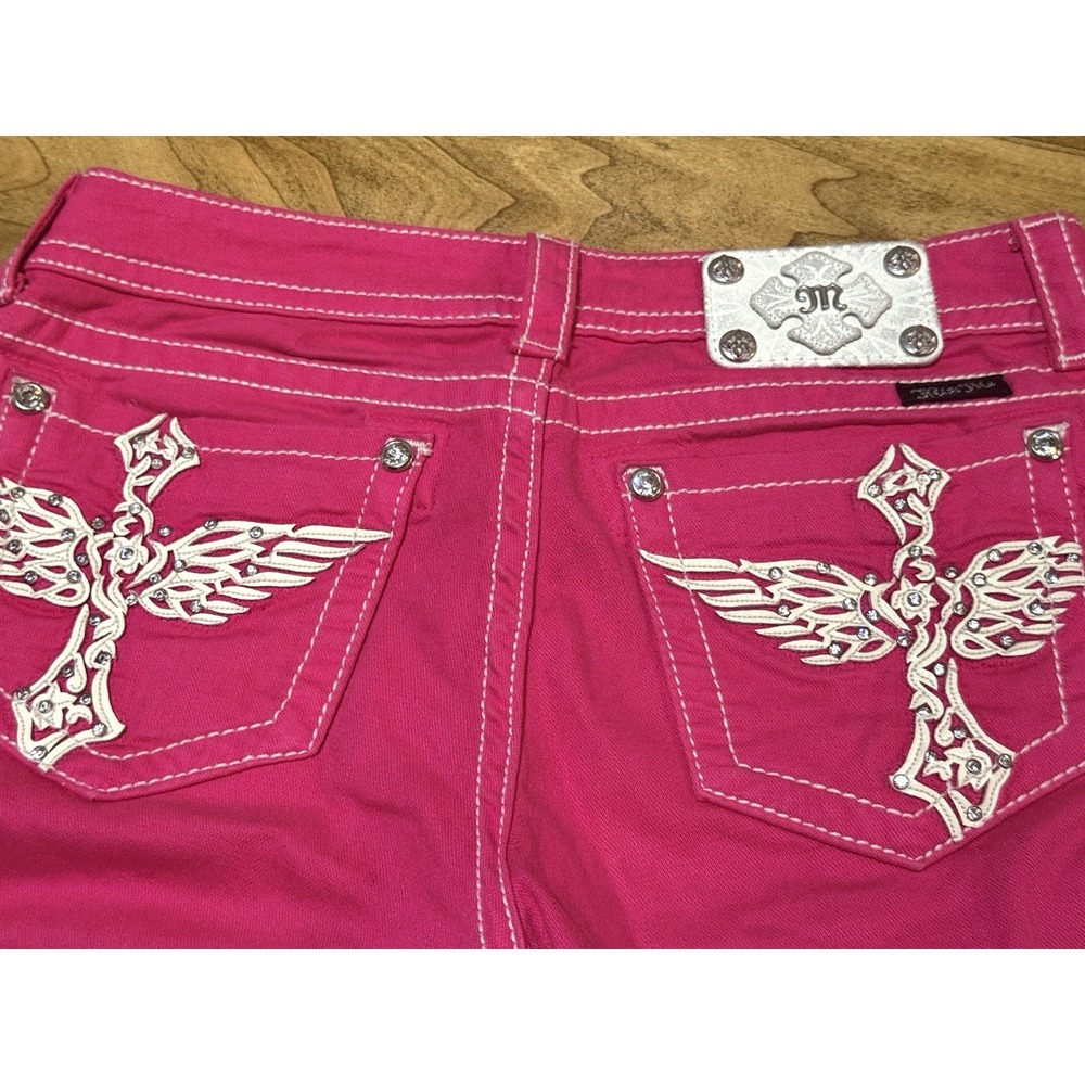 Vintage Miss Me Pink Capri Jeans Women 29 Wing Cross Embellished Y2K Cropped - Picture 4 of 11